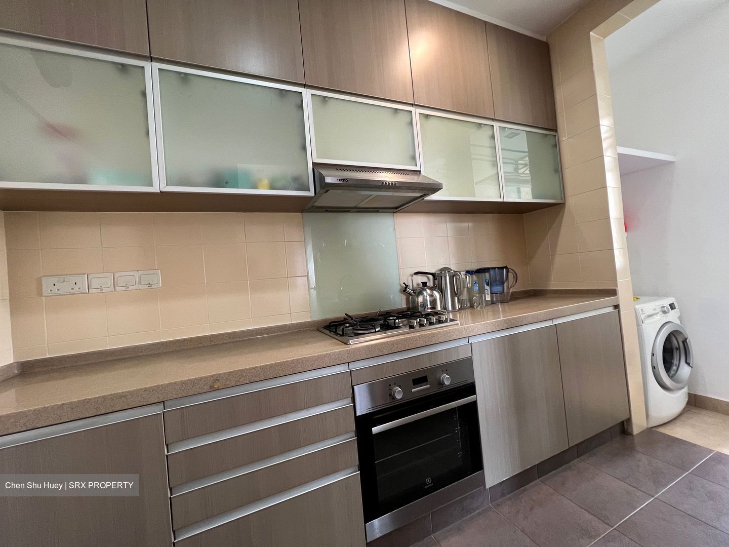 Grosvenor View (D14), Condominium #546227001